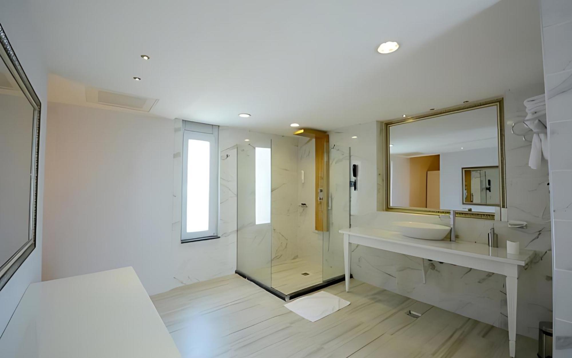 Real House Hotel Balqash Zewnętrze zdjęcie